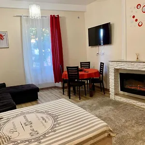 splendide-appartement-vieux-centre-frejus.fr-provencehotel.com/
